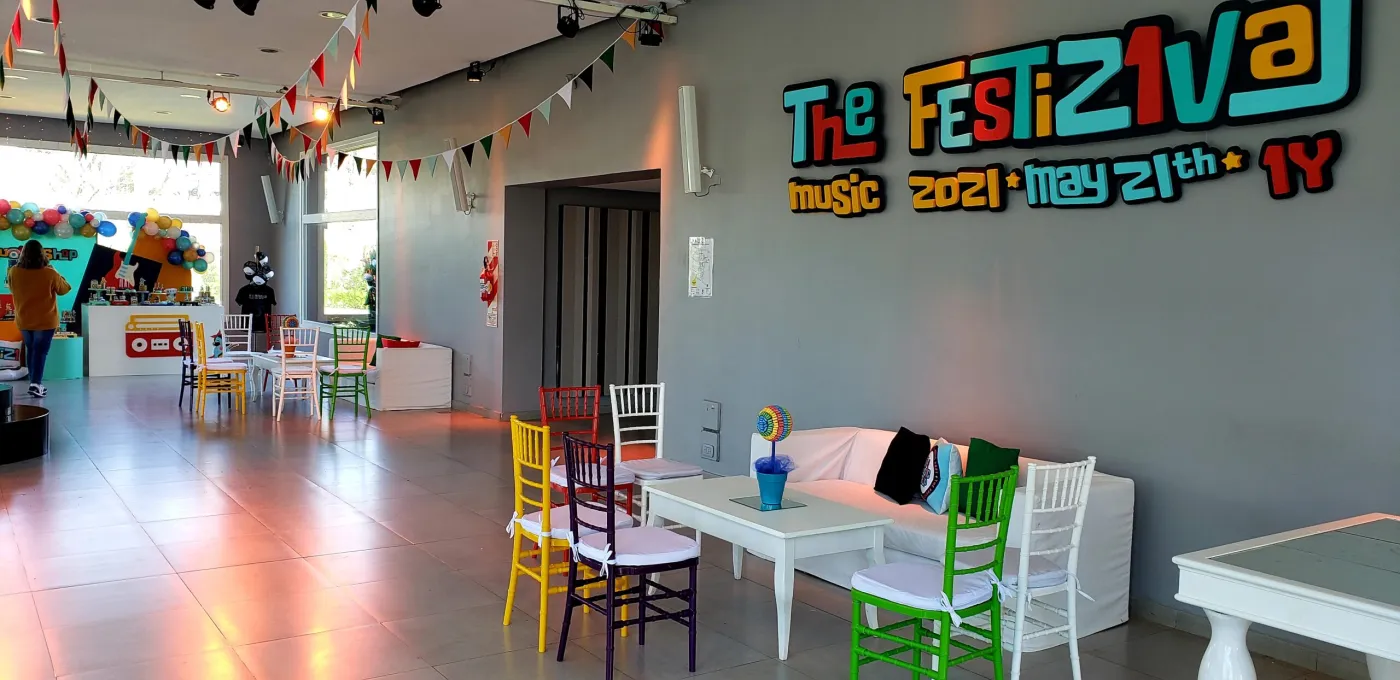 Festejo temático con juegos y decoración