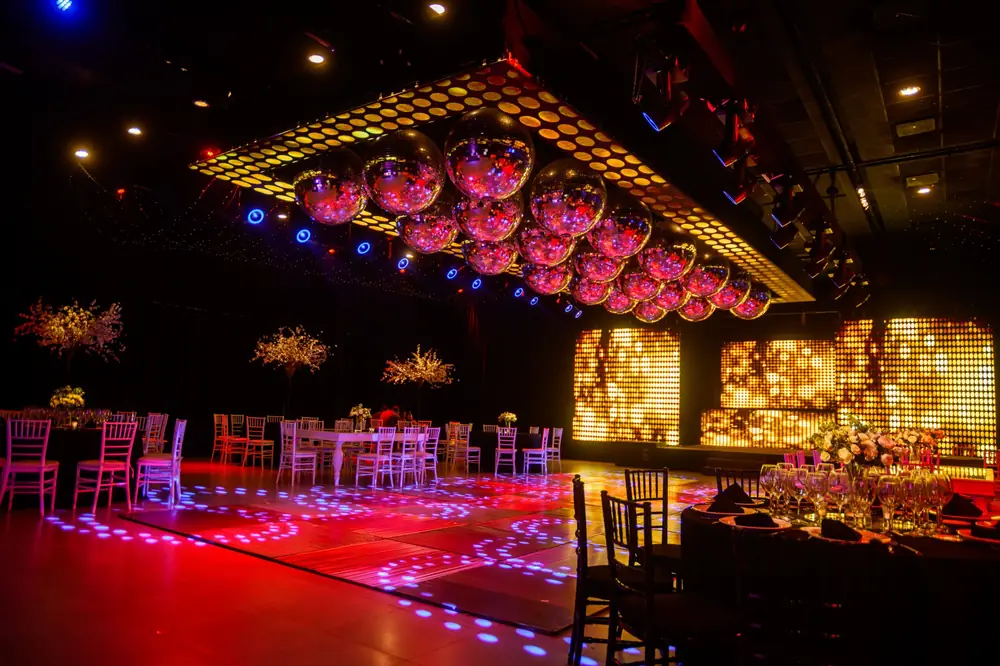 Salón de noche
